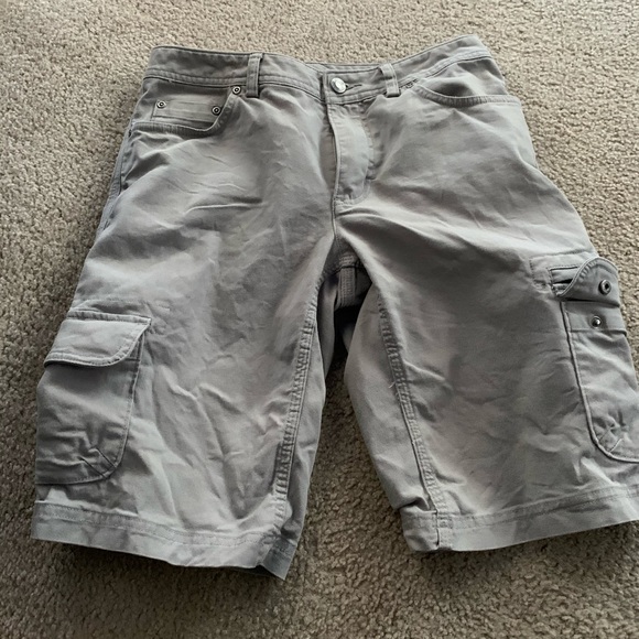 Duluth Womens Gray Cargo Shorts Size 4 